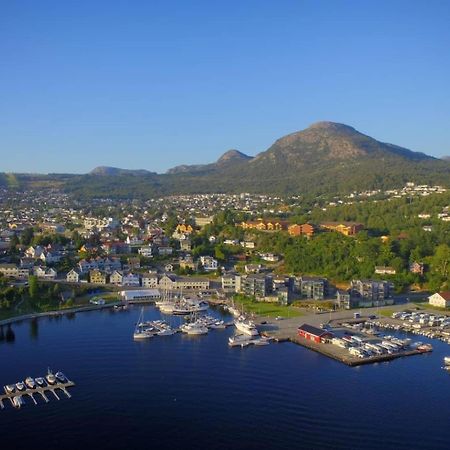 Small Apartment In The Harbour Of Jorpeland Exterior photo